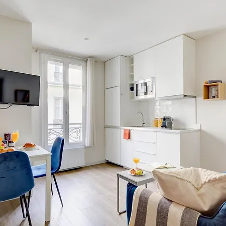 Eiffel Tower & Invalides - 1br - Cityapartmentstay Parigi